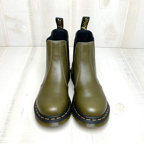 Dr Martens 2976 Wanama Olive Chelsea 